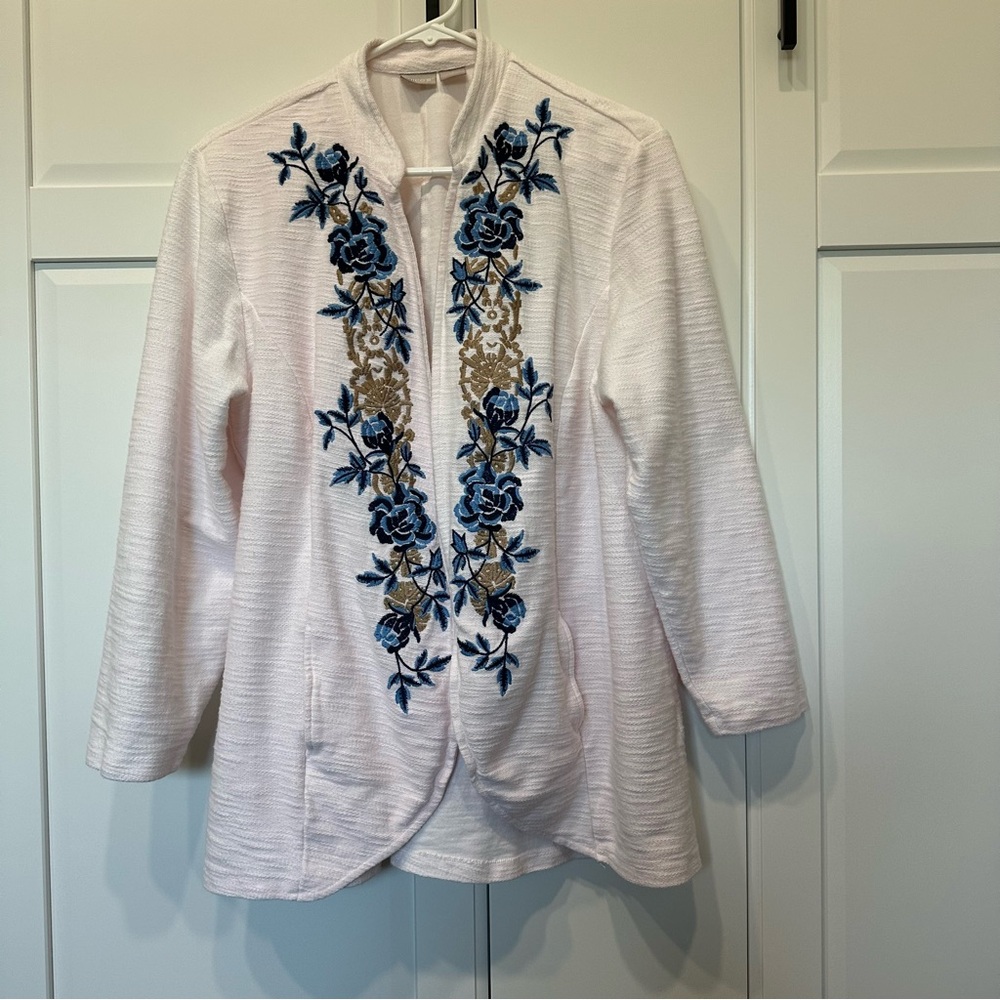 Chico's Zenergy size 3 open front cardigan/jacket Floral Embroidery,PINK